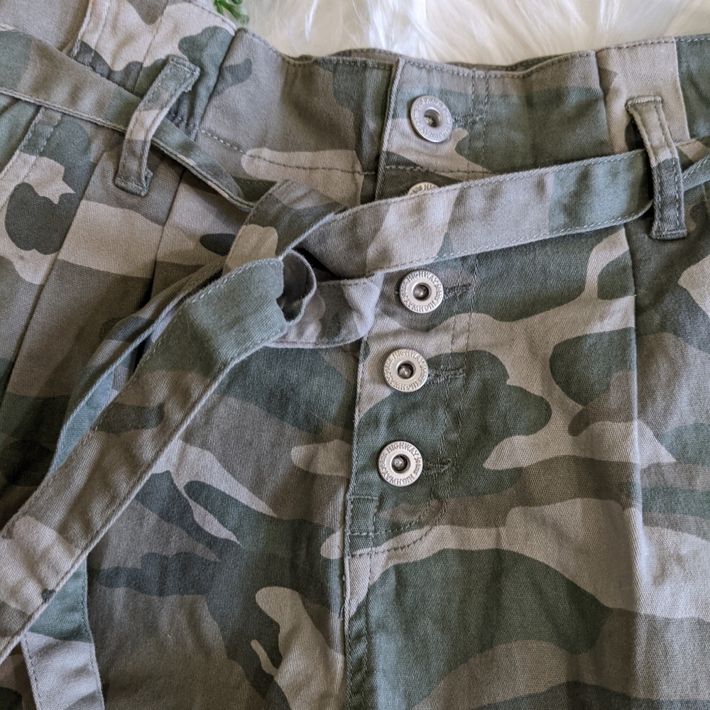 Highway Jeans Camo Shorts NWT - Picture 2 of 10